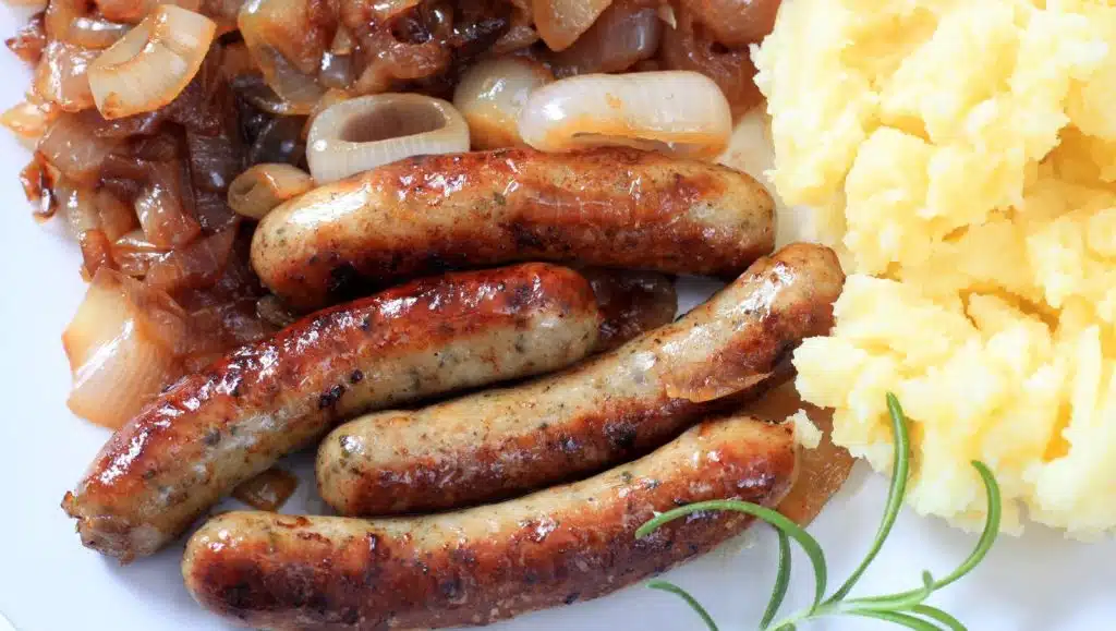 La chipolata, un ingrédient incontournable de la cuisine française